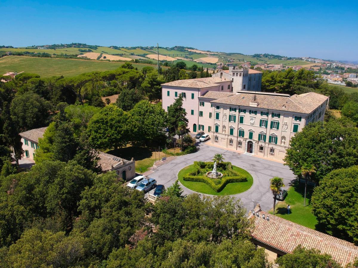 Domus Stella Maris - Casa Per Ferie Hotel อังโกนา ภายนอก รูปภาพ