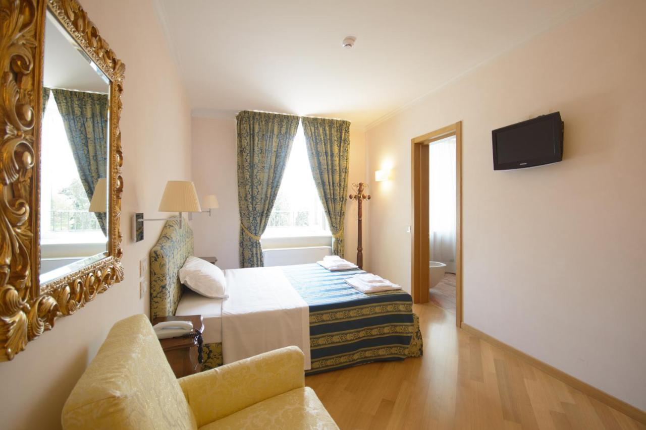 Domus Stella Maris - Casa Per Ferie Hotel อังโกนา ภายนอก รูปภาพ