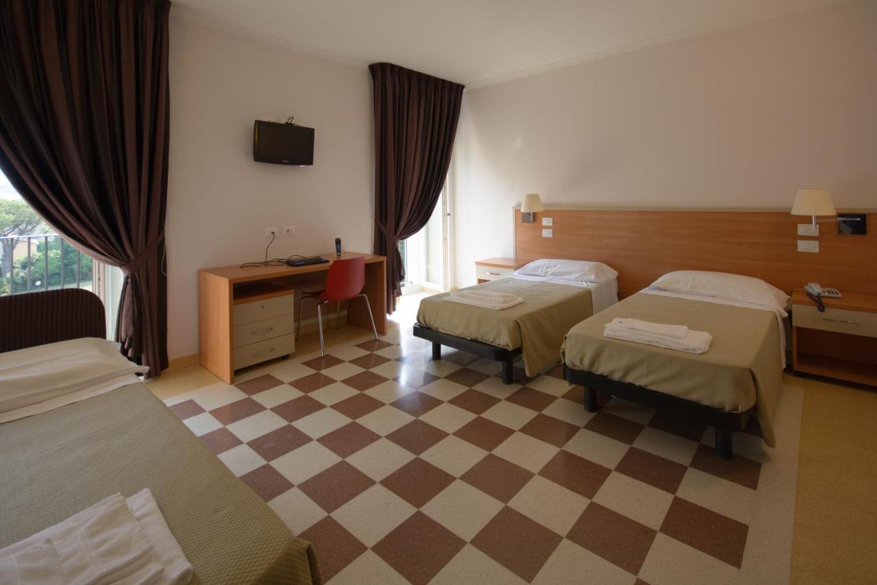 Domus Stella Maris - Casa Per Ferie Hotel อังโกนา ภายนอก รูปภาพ