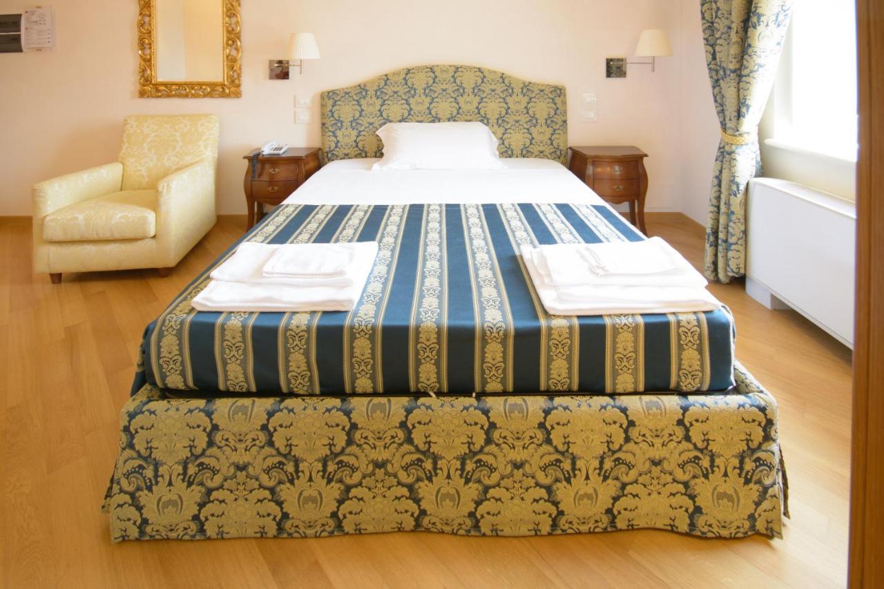 Domus Stella Maris - Casa Per Ferie Hotel อังโกนา ภายนอก รูปภาพ