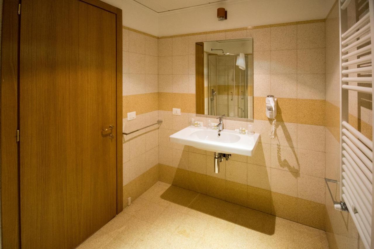 Domus Stella Maris - Casa Per Ferie Hotel อังโกนา ภายนอก รูปภาพ