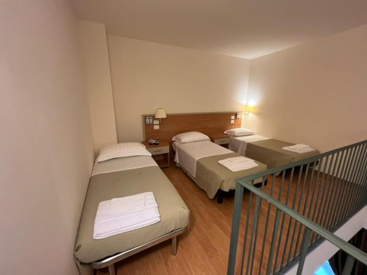 Domus Stella Maris - Casa Per Ferie Hotel อังโกนา ภายนอก รูปภาพ