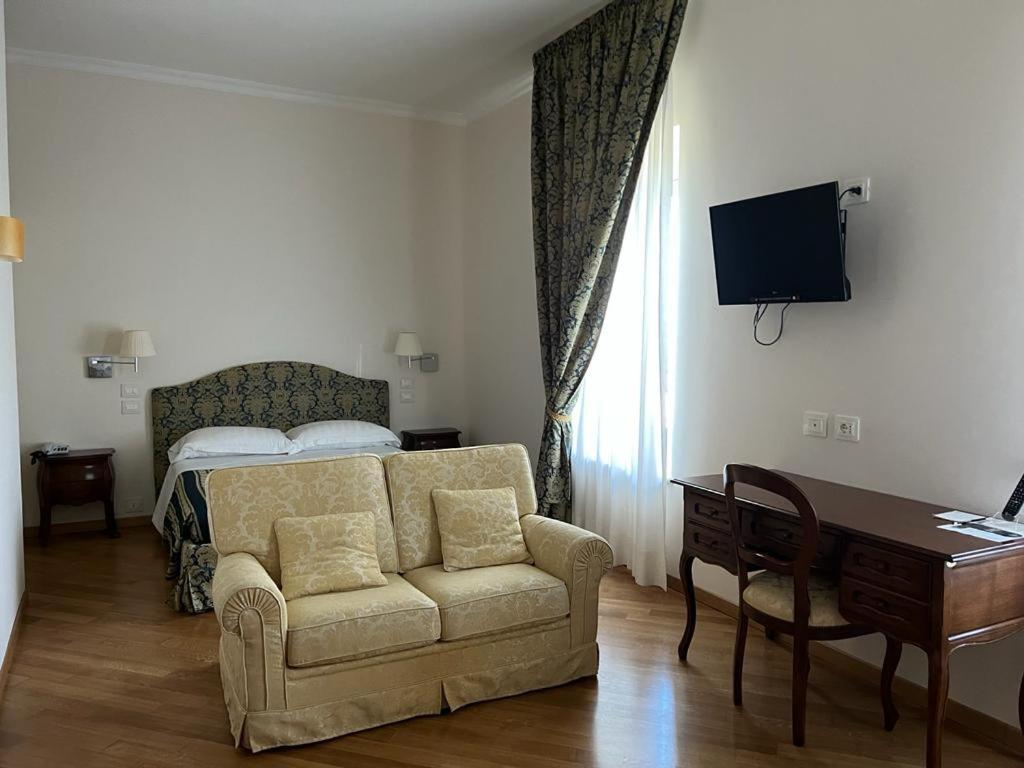 Domus Stella Maris - Casa Per Ferie Hotel อังโกนา ภายนอก รูปภาพ