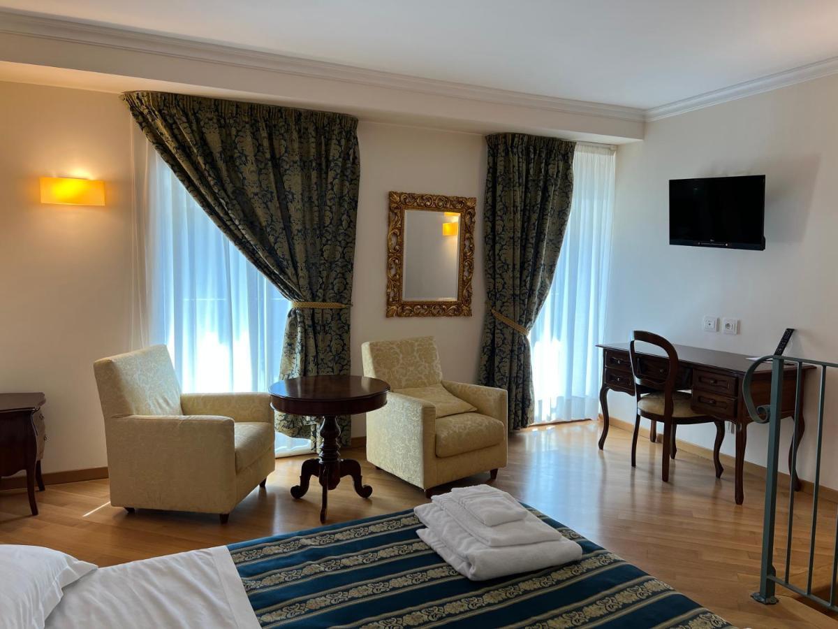 Domus Stella Maris - Casa Per Ferie Hotel อังโกนา ภายนอก รูปภาพ