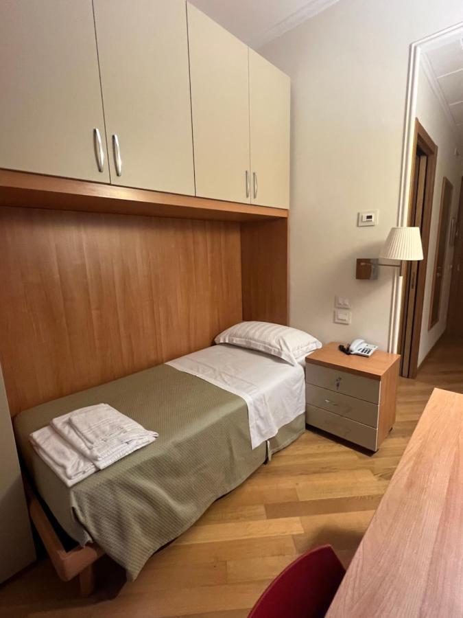Domus Stella Maris - Casa Per Ferie Hotel อังโกนา ภายนอก รูปภาพ