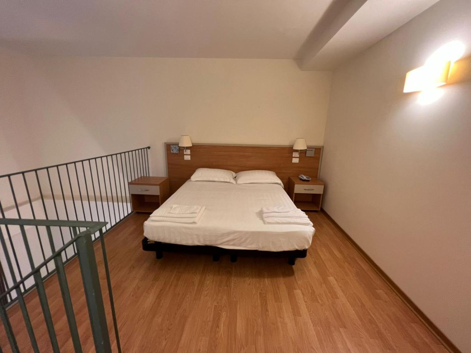 Domus Stella Maris - Casa Per Ferie Hotel อังโกนา ภายนอก รูปภาพ